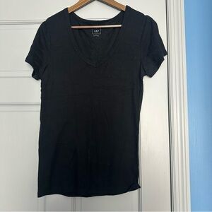 GAP Black Short Sleeve V-Neck Tee